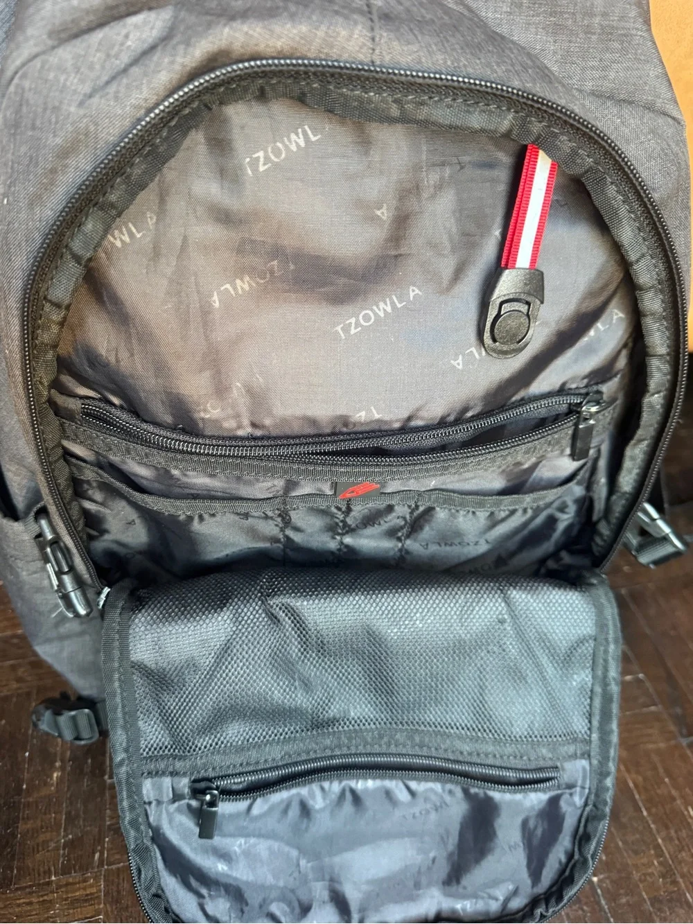 Men's Gray Everyday Backpack with Organized Storage